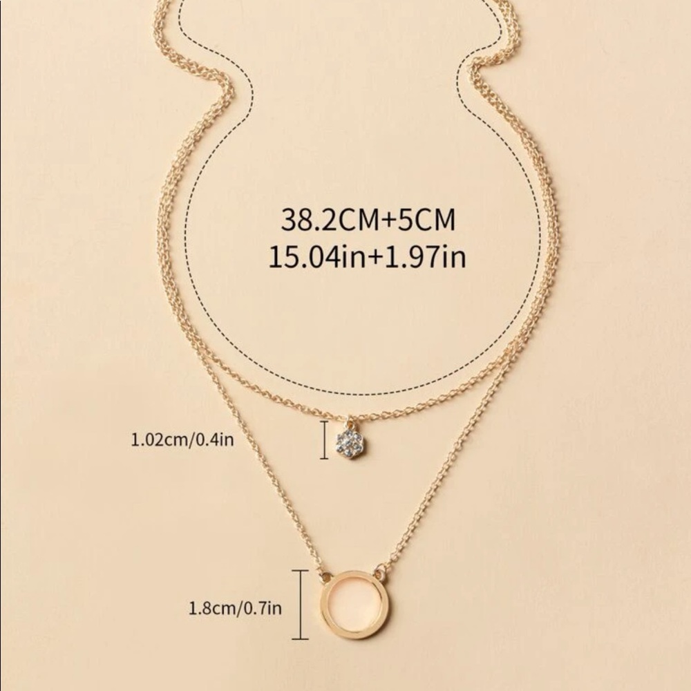 NWT Circle Layered Necklace - Picture 4 of 4